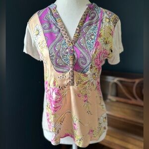 Anthropologie | TINY Short Sleeve Split V-Neck Boho
Mixed Print Top, Size XS